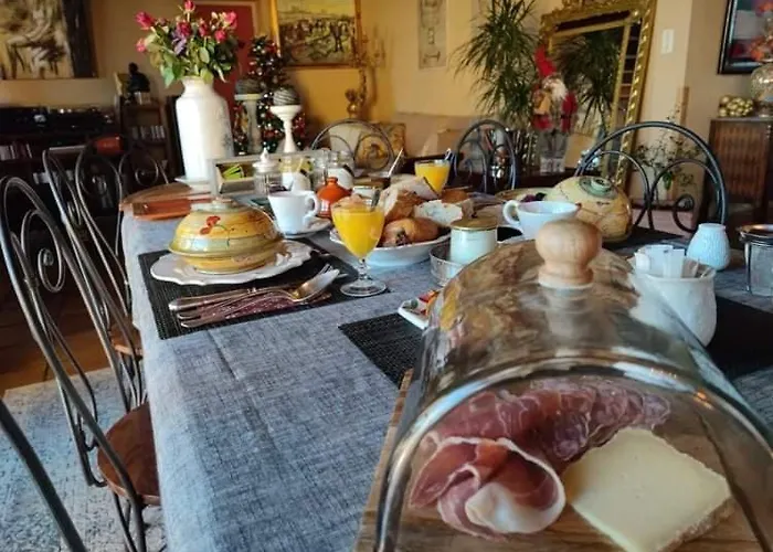 Les Hauts Vallons فندق مبيت وإفطار 3*